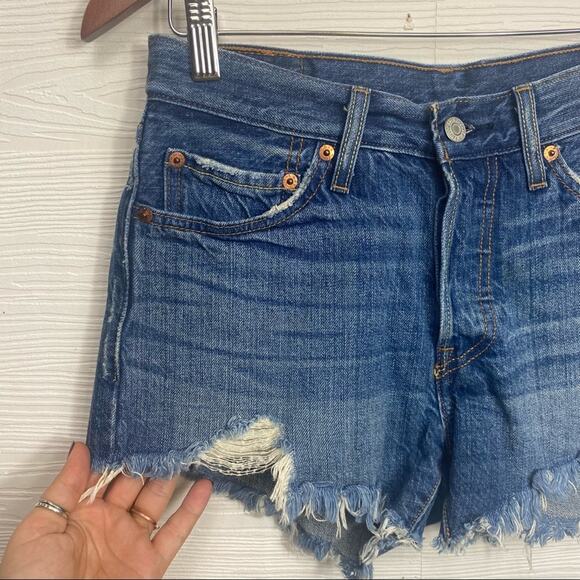 Levi’s 501 Cut Off Button Fly Denim Shorts Size 26 - Picture 2 of 8